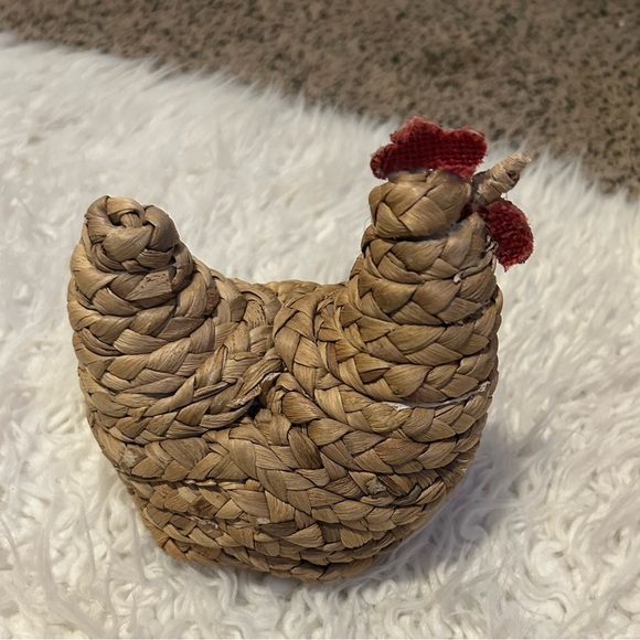 50% off w like Wicker Rattan wrap Chicken Hen Farmhouse Decor Rooster unique - Picture 1 of 5
